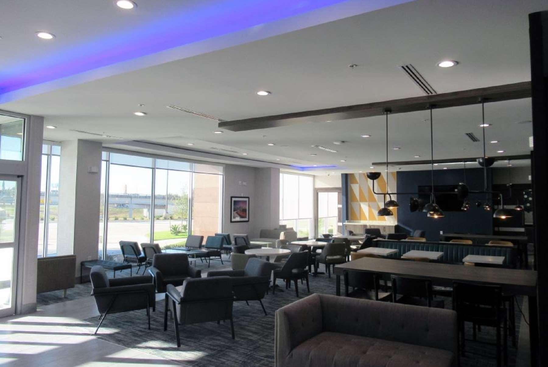 La Quinta Inn & Suites By Wyndham Dallas/Fairpark Exterior foto